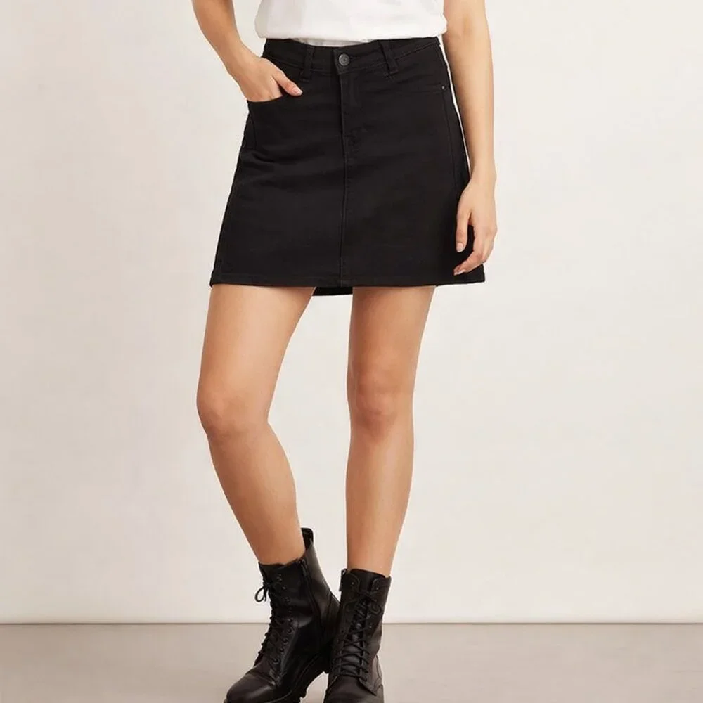 Citizens of Humanity Manner Black Denim Mini Skirt Y2K Minimalist USA Made Sz 27